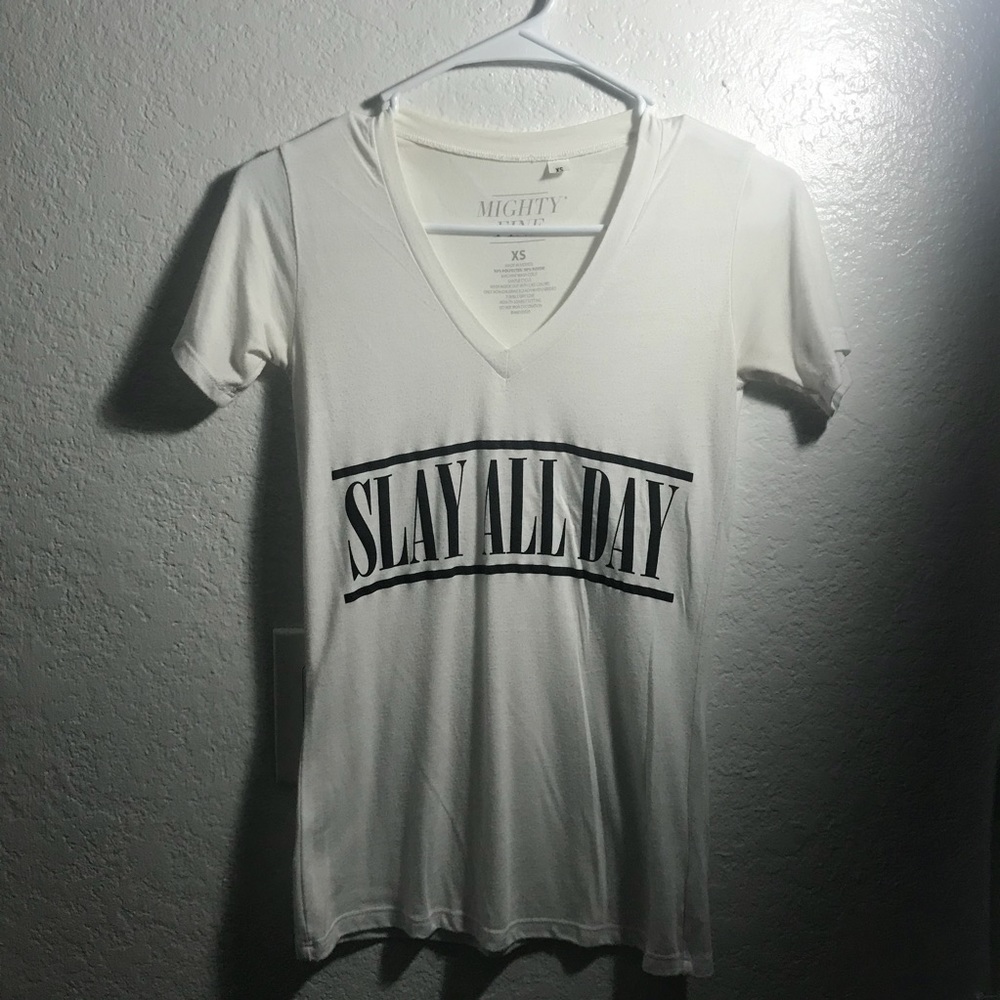 SLAY ALL DAY XS V neck